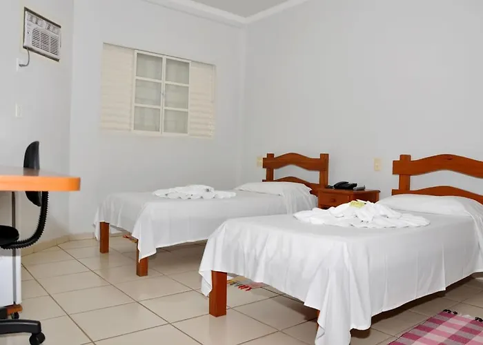 Hotel Carolina 2- próximo ao hospital Regional, hospital Mario Palmério, Hospital São Marcos